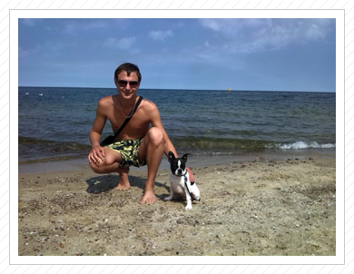 Pepe und Herrchen am Ostseestrand Pepe und Herrchen am Ostseestrand